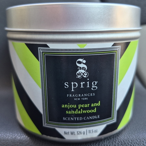 NEST Fragrances Other - NEW Nest New York Sprig Fragrances Candle Anjou Pear & Sandalwood 11.5oz
